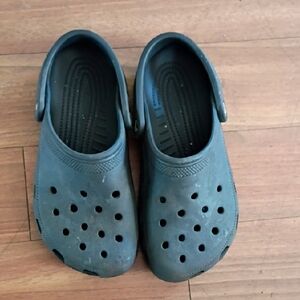 Men's Black Crocs Size 4